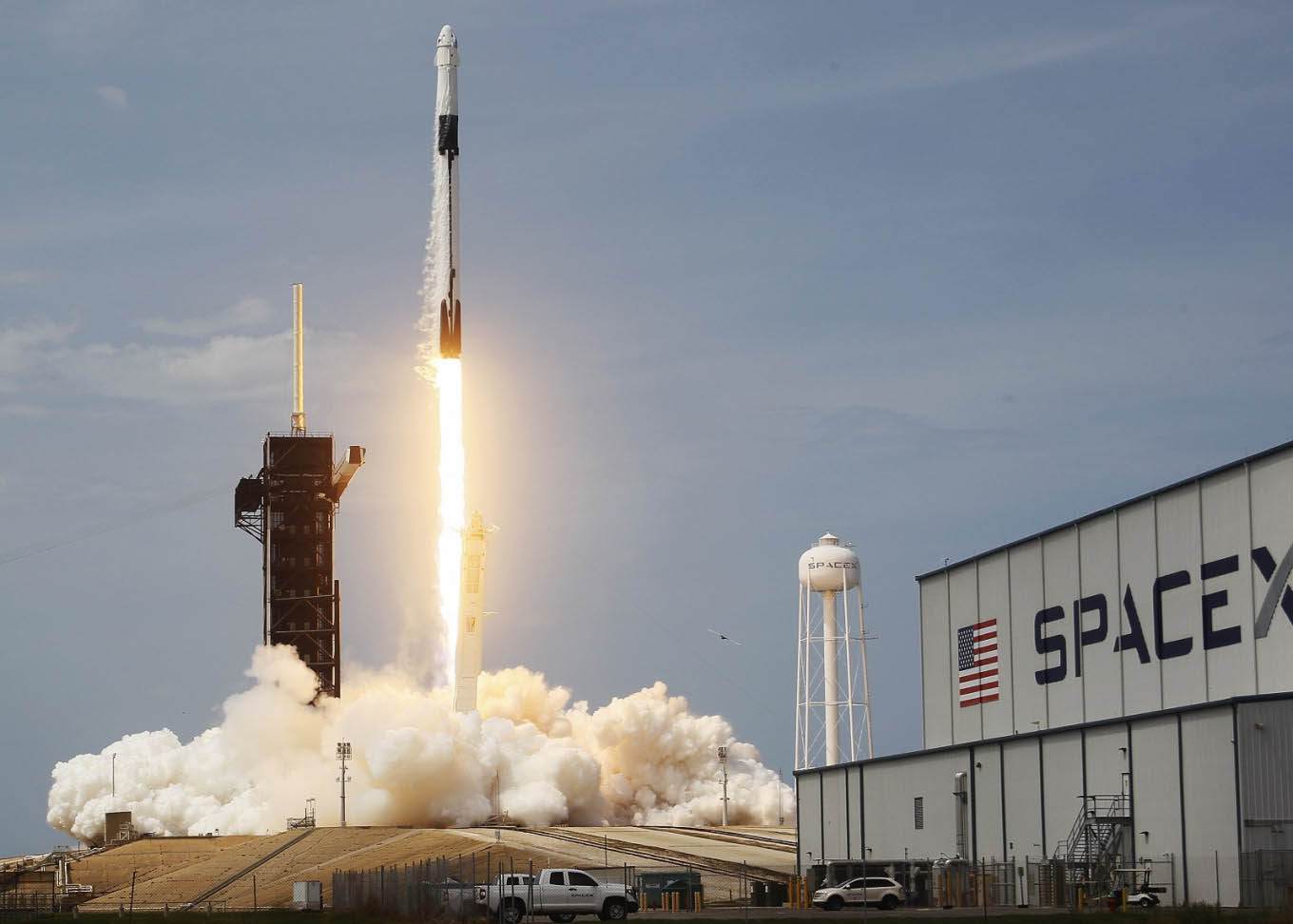 US Made History by Sending Human into Space from SpaceX's Private Rocket